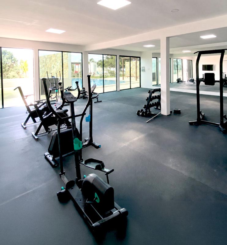 Amenidades-gimnasio----Rocío-Country-